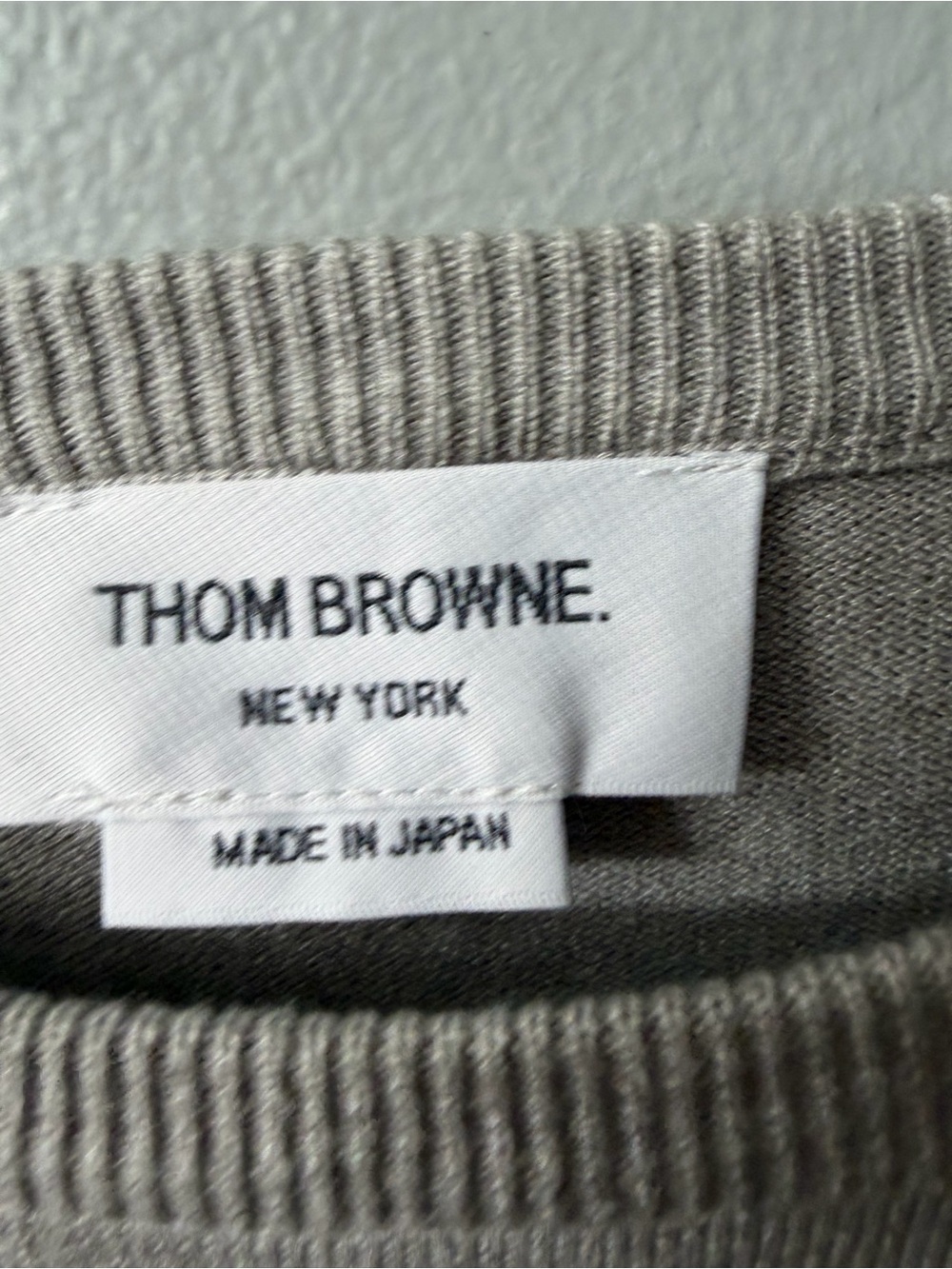 Thom Browne sweater features an embroidered dachshund Hector small - Picture 5 of 8